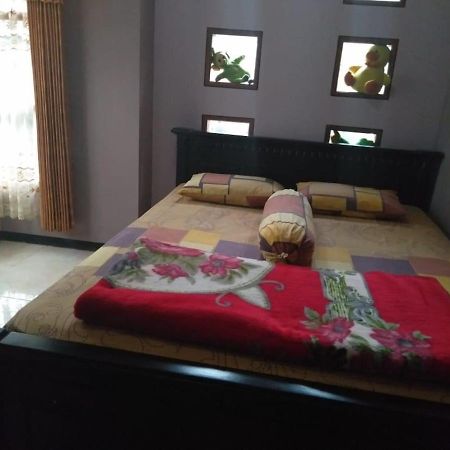 Villa Trijaya Batu  Exterior foto